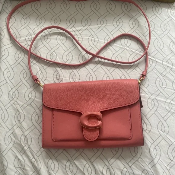 ⚡️SOLD⚡️Coach Tabby Strap Clutch - Picture 3 of 5